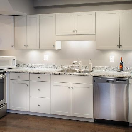 Moncton Suites - Apartments Across Georges Dumont Esterno foto
