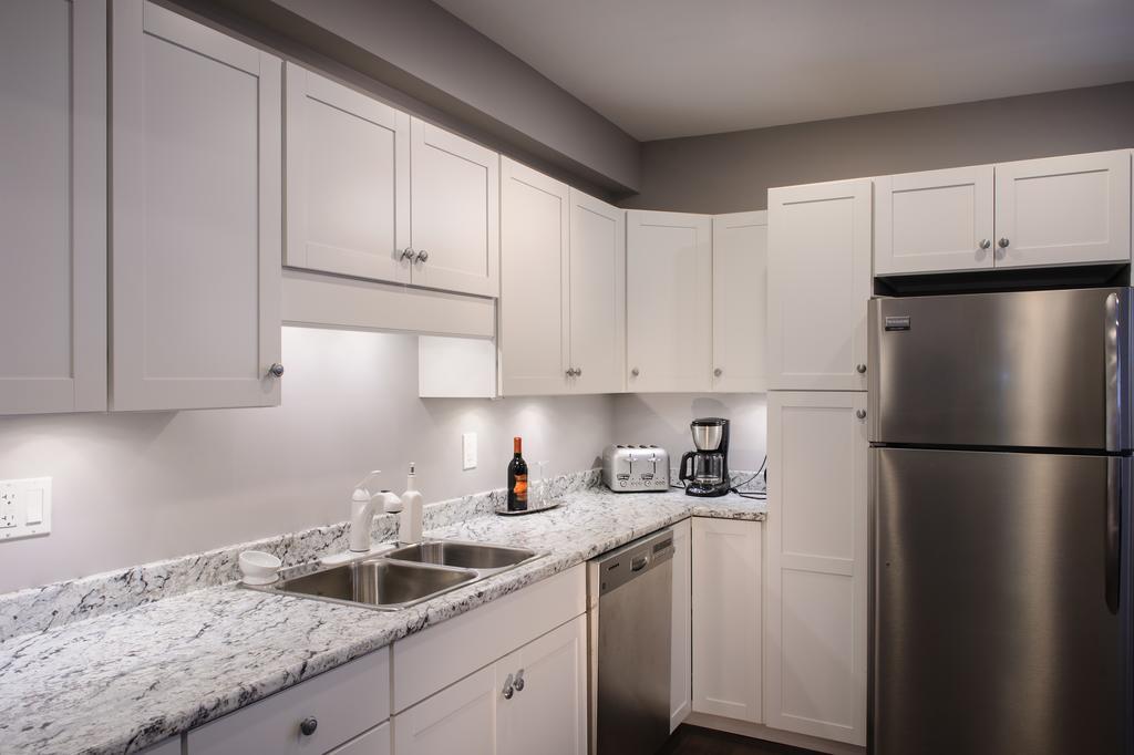 Moncton Suites - Apartments Across Georges Dumont Esterno foto