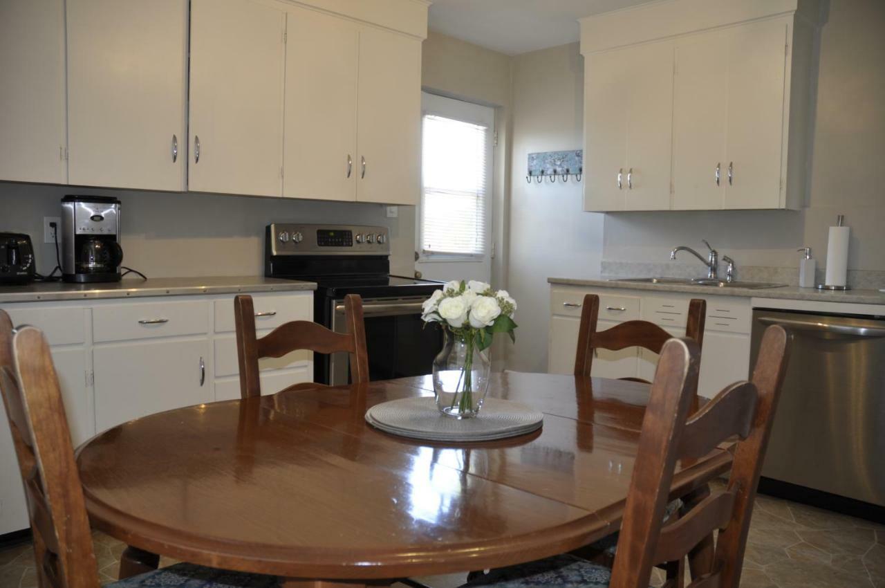 Moncton Suites - Apartments Across Georges Dumont Esterno foto